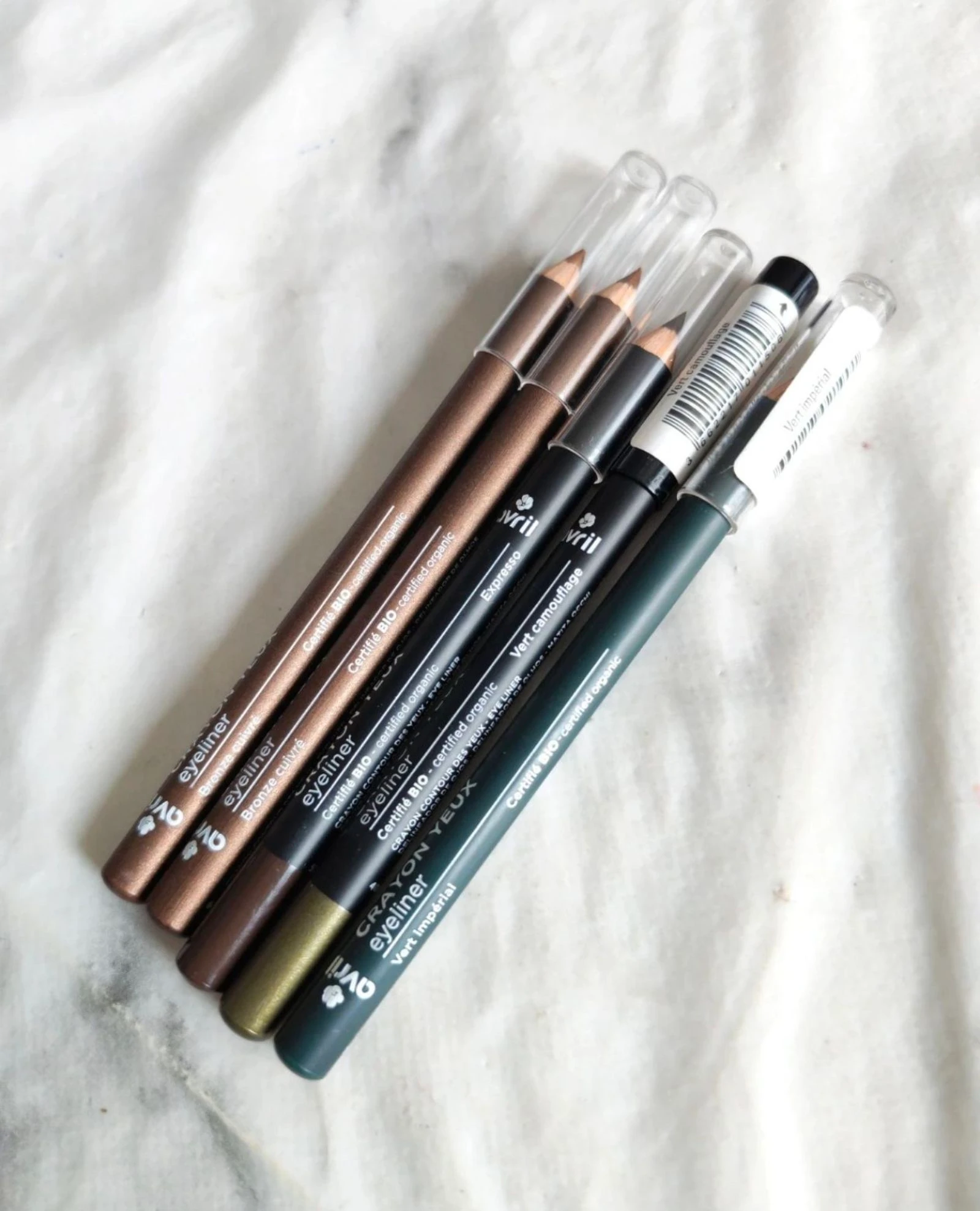 5 crayons yeux Avril Bio